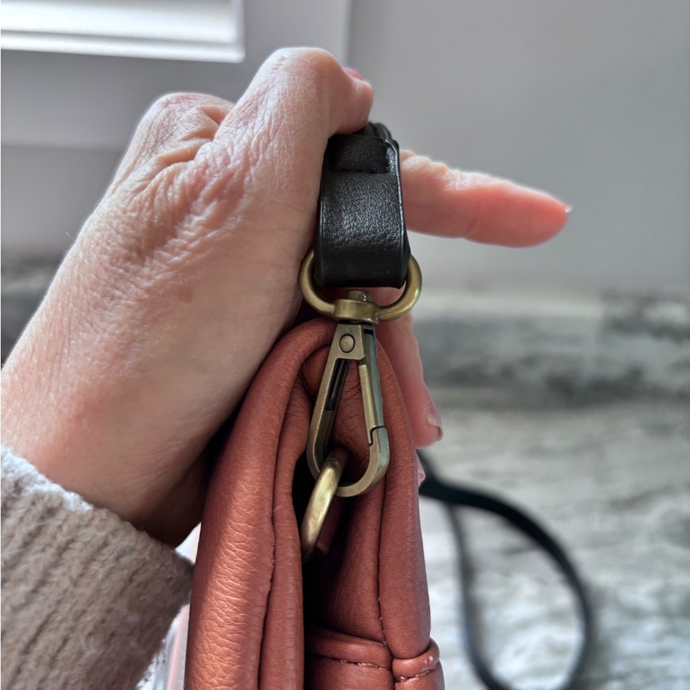 Anthropologie × Tabitha Brown
Tan Fold-Over Clutch - Picture 5 of 7